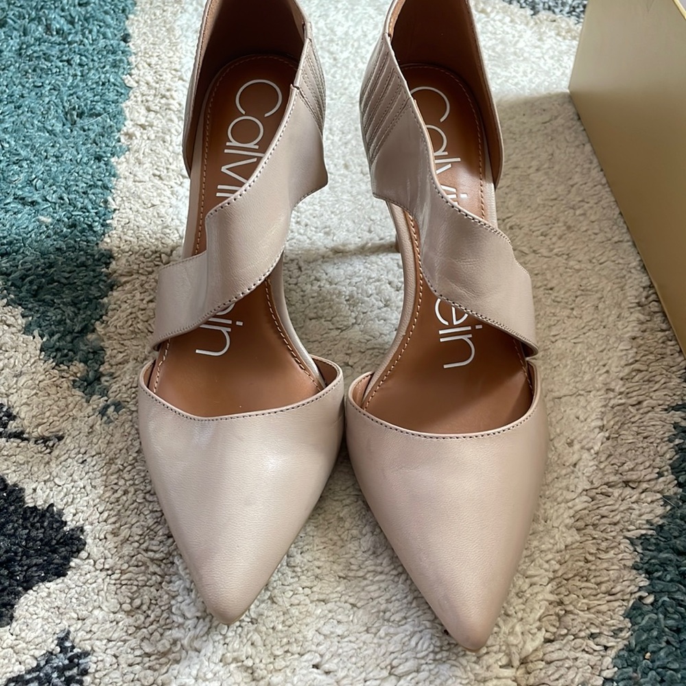 Calvin Klein Gella Dress Pump Classy High Heels Wide Strap Nude Leather